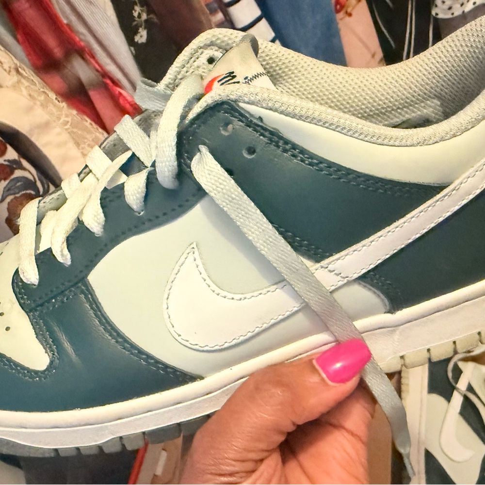 Nike Duke Teal and White Sneakers “Like New”  Youth Size 6
